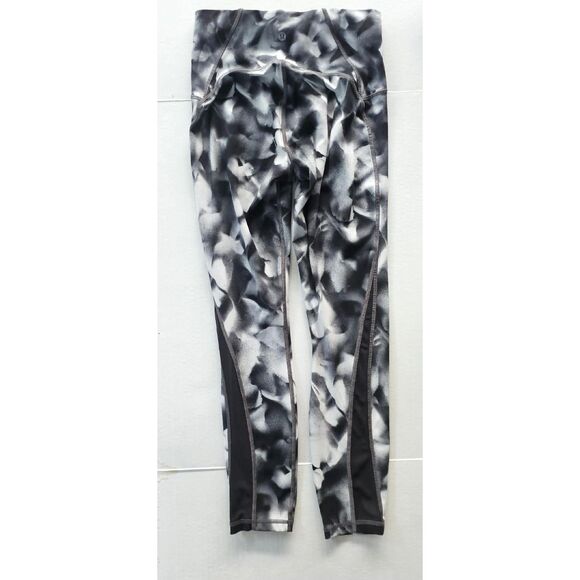 Lululemon Train Times 7/8 Pant 25" | Blush Blossom| Size 6 Like New - Picture 8 of 10